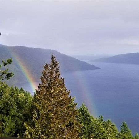 Moon Water Lodge Malahat Eksteriør bilde