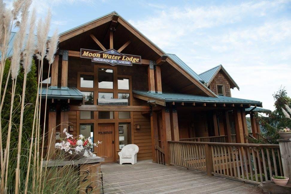 Moon Water Lodge Malahat Eksteriør bilde