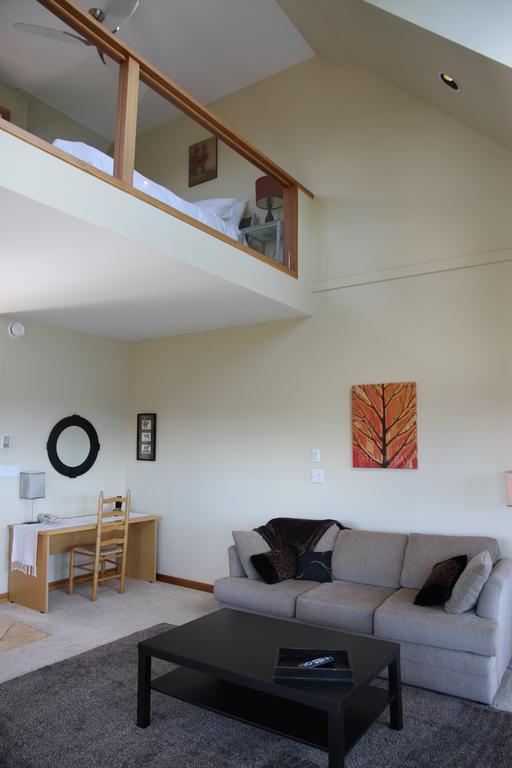 Moon Water Lodge Malahat Rom bilde