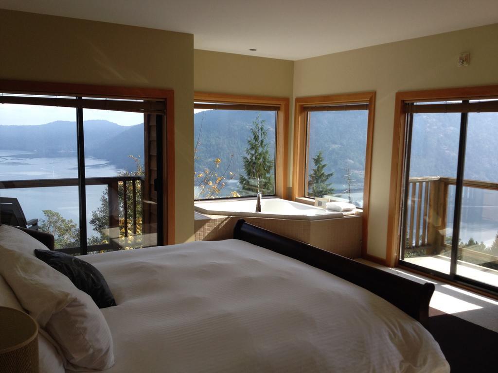 Moon Water Lodge Malahat Rom bilde