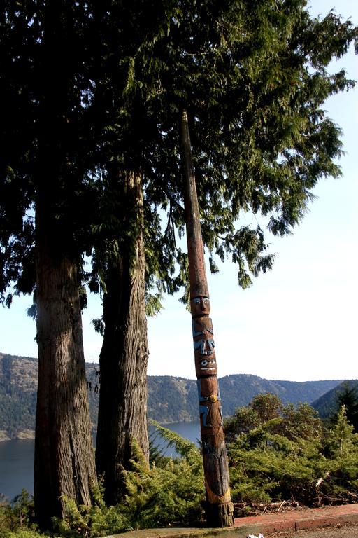 Moon Water Lodge Malahat Eksteriør bilde