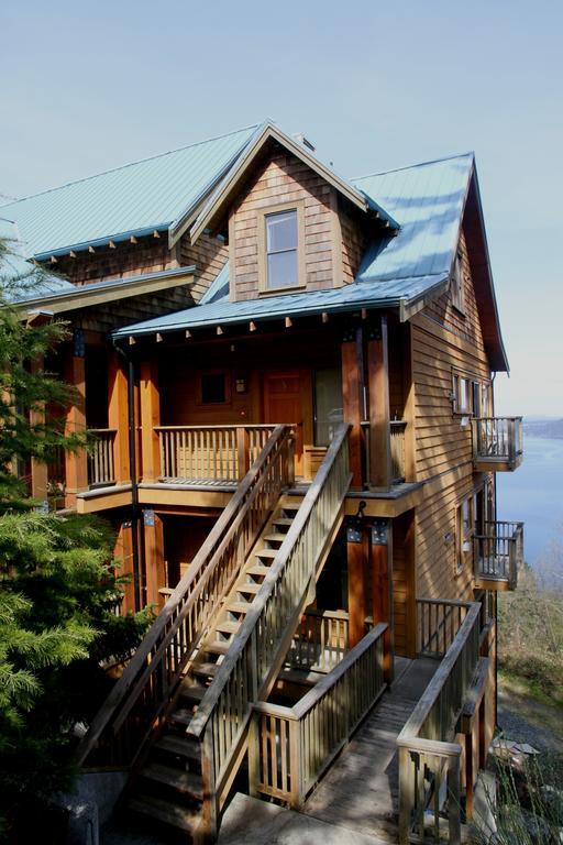 Moon Water Lodge Malahat Eksteriør bilde
